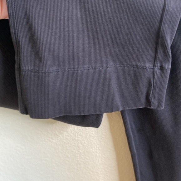 Everlane black ribbed flare pant Sz small EUC - Picture 4 of 7